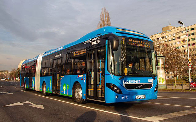 The fleet consists of 28 newly purchased hybrid buses. The first bus has appeared on line 7