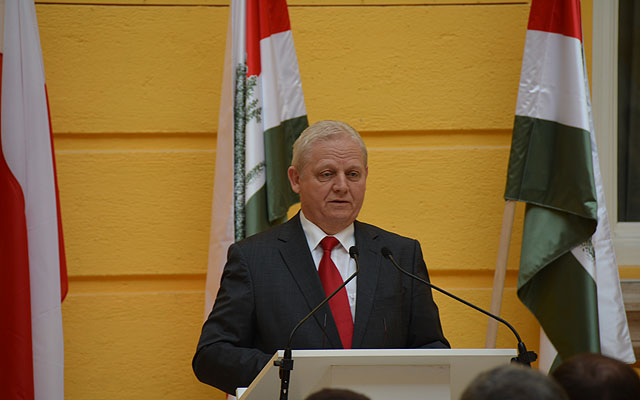 Mayor István Tarlós making a speech at the opening ceremony of the exhibition titled “Common path – Budapest and Krakow in the Middle Ages, held in the Budapest History Museum.  